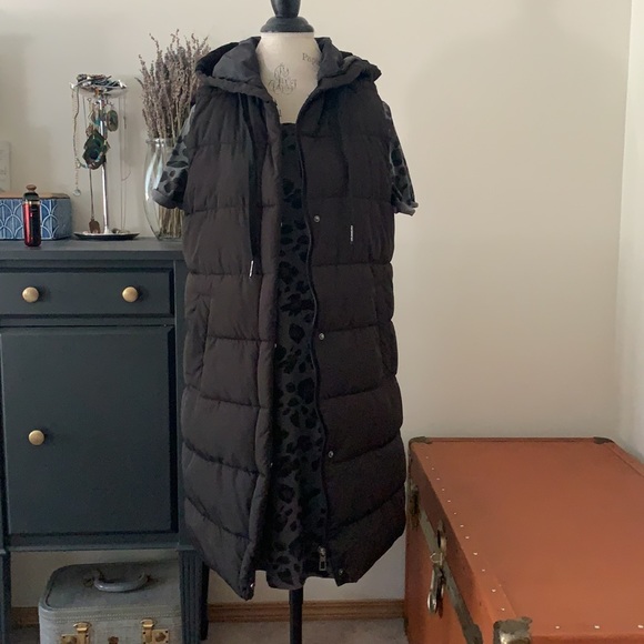 Jacqueline de Yong Black mid length vest - Picture 2 of 14